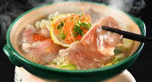 【会場食】冬の味覚ふぐ刺し・山形牛の柑橘鍋【冬の会席・雅の膳】