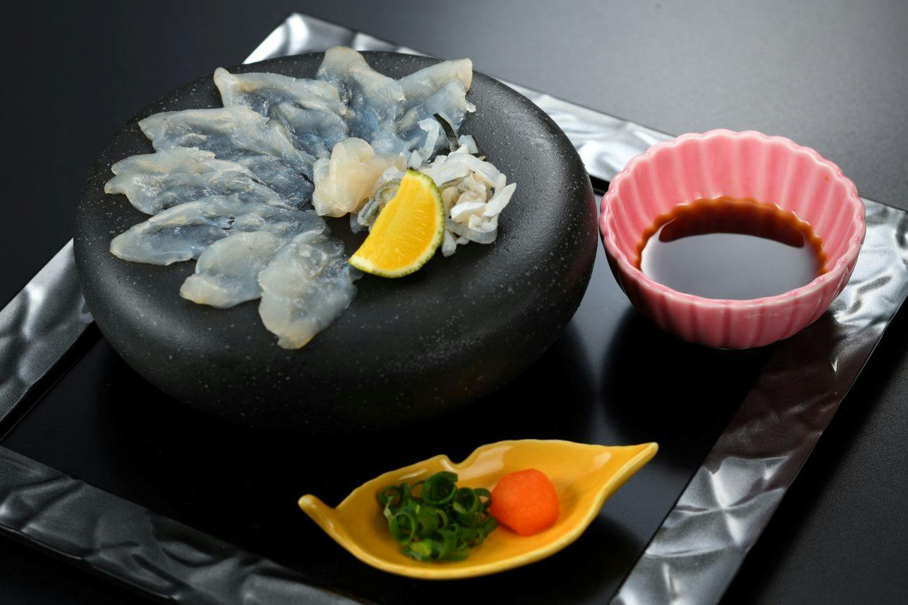 冬の味覚ふぐ刺し