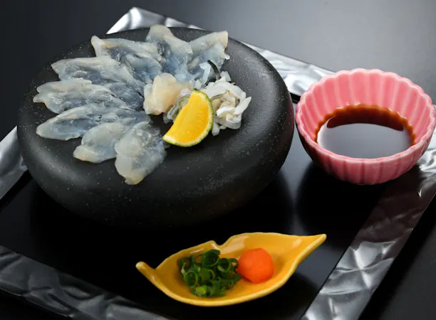 冬の味覚ふぐ刺し