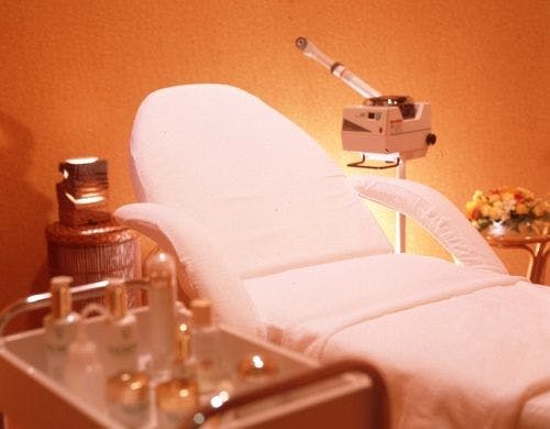 Salon Estetik 'Hana Hana Club'