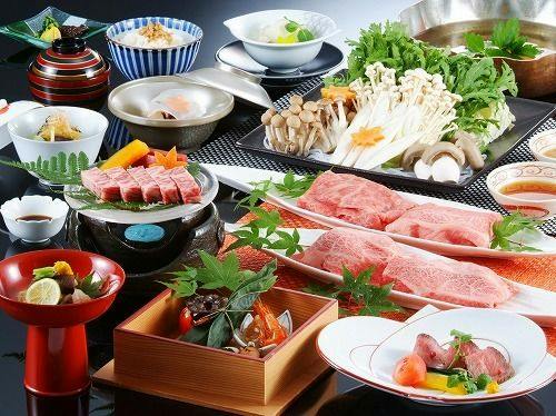ย่างบนแผ่นเซรามิก & ชาบู & ซูชิ! เพลิดเพลินกับเนื้อโอมิที่นุ่ม! แผนคอร์สเนื้อโอมิพิเศษ "ซูโอ"