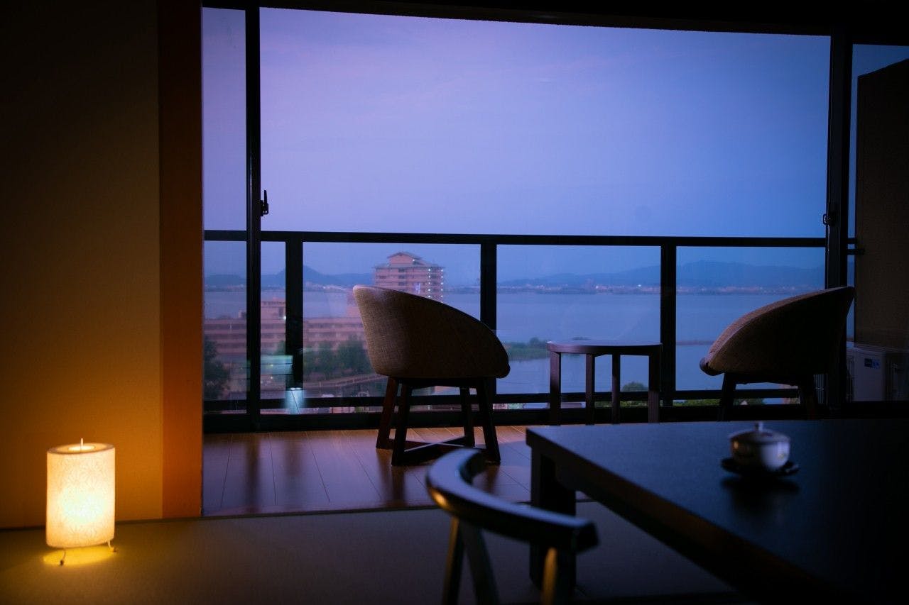 Pemandangan senja dari kamar