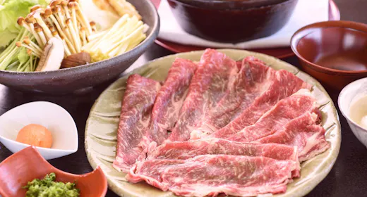 【和牛香味鍋懐石】季節の野菜と出汁の深い味わいを堪能