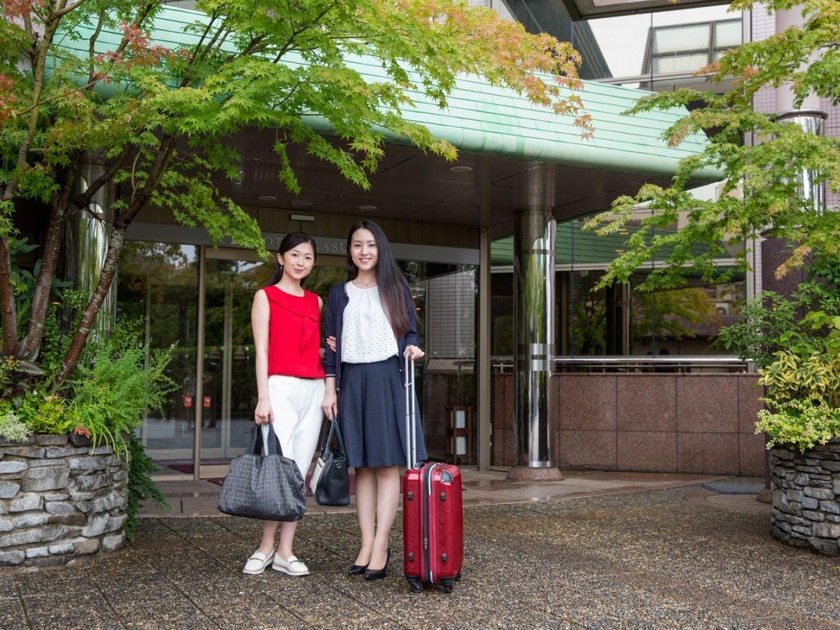 玄関前で記念撮影を♪