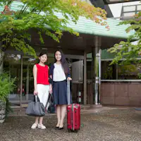 玄関前で記念撮影を♪