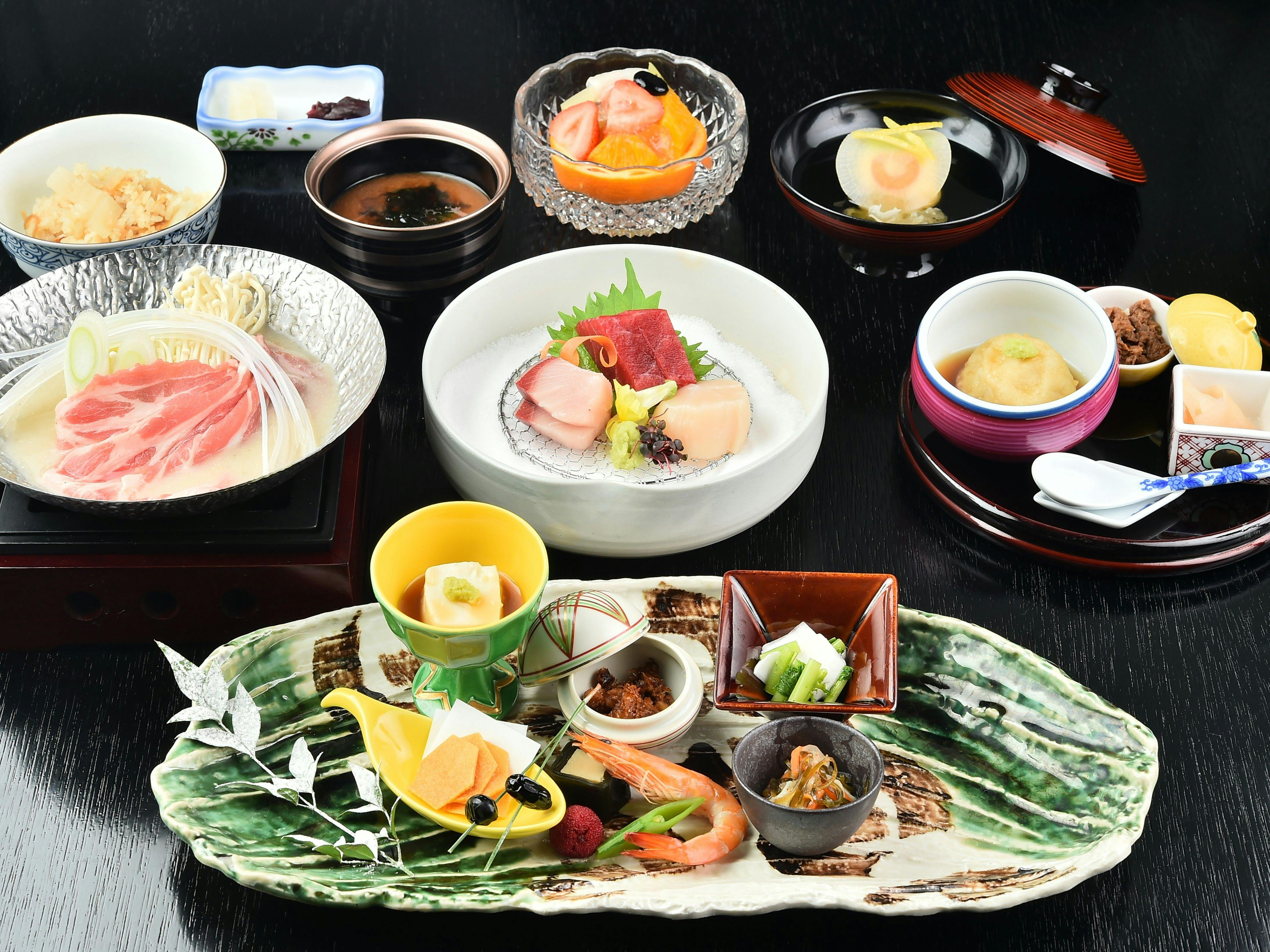 【スタンダード　和食】　四季折々の旬を堪能、元ミシュランシェフが振る舞う和会席【1泊2食】