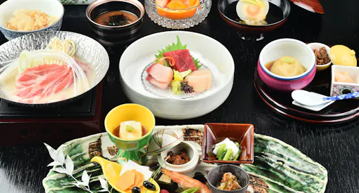 【スタンダード 和食】 四季折々の旬を堪能、元ミシュランシェフが振る舞う和会席【1泊2食】