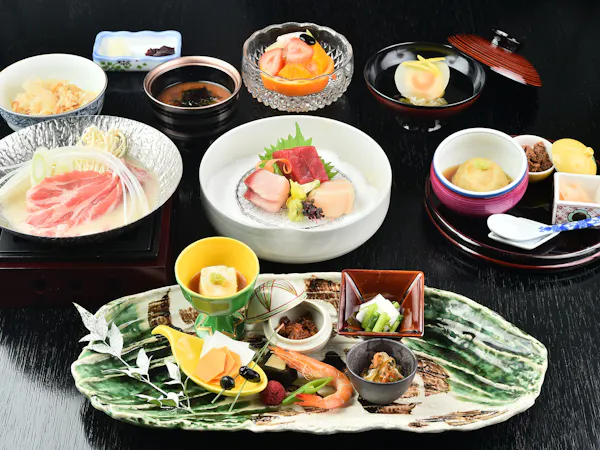 【スタンダード 和食】 四季折々の旬を堪能、元ミシュランシェフが振る舞う和会席【1泊2食】