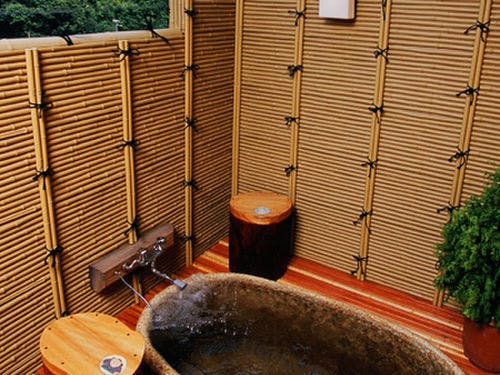 陶器露天風呂付き　和室のベッドルーム