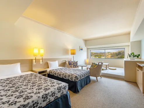 Universal (Non-Smoking)