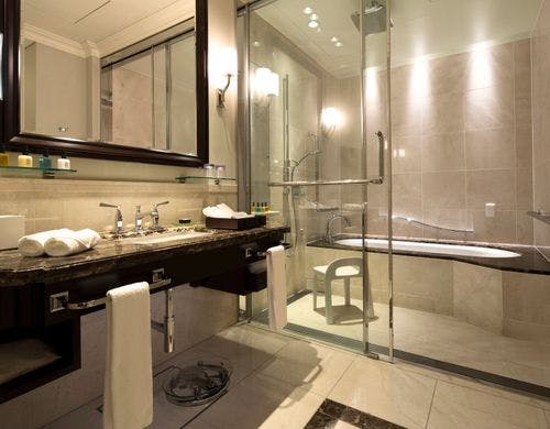 バリアフリールーム　バスルームイメージ