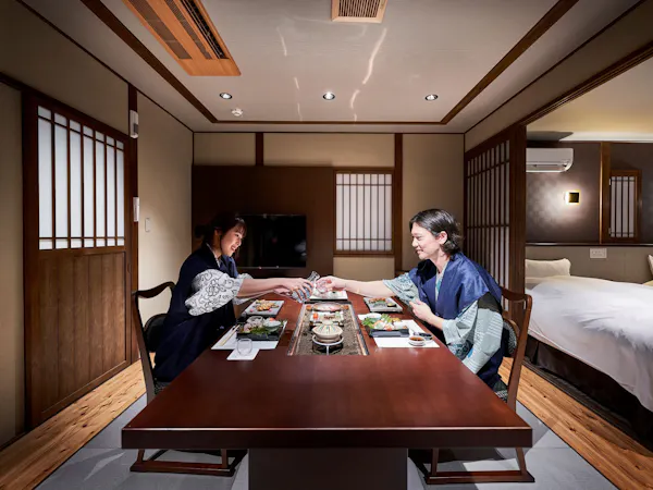 【朝食付き】懐かしさと温もりに包まれた優雅な一日の始まりを/天然温泉の客室露天風呂・内風呂付