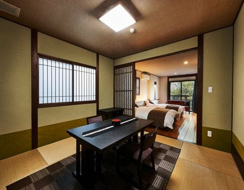 本館離れ　テーブルセット