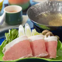 ชุดอาหารญี่ปุ่นที่มีชาบูหมูโนโบริเบ็ตสึเป็นเมนหลัก
