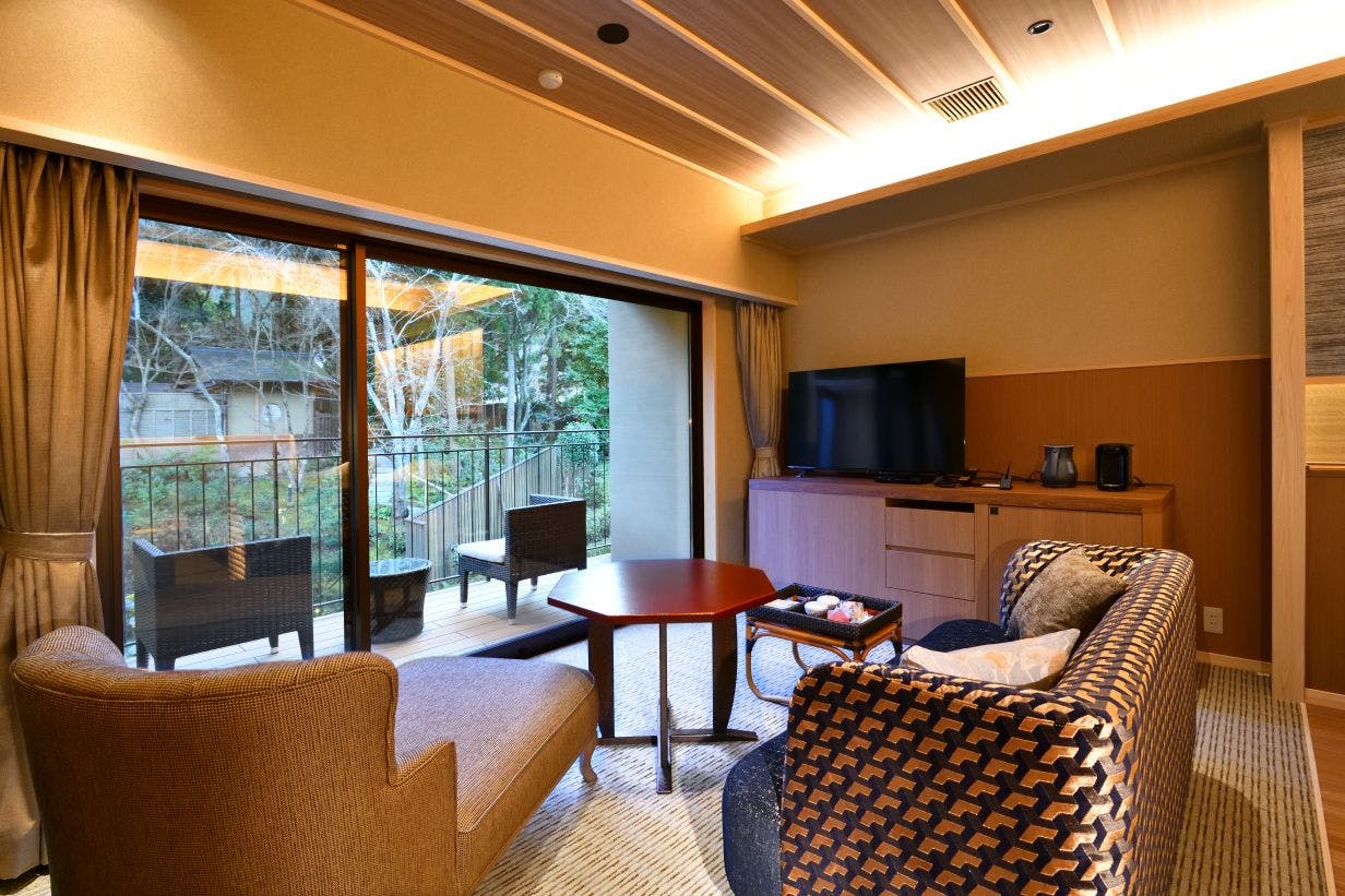 京　YUNOHANA RESORT　翠泉