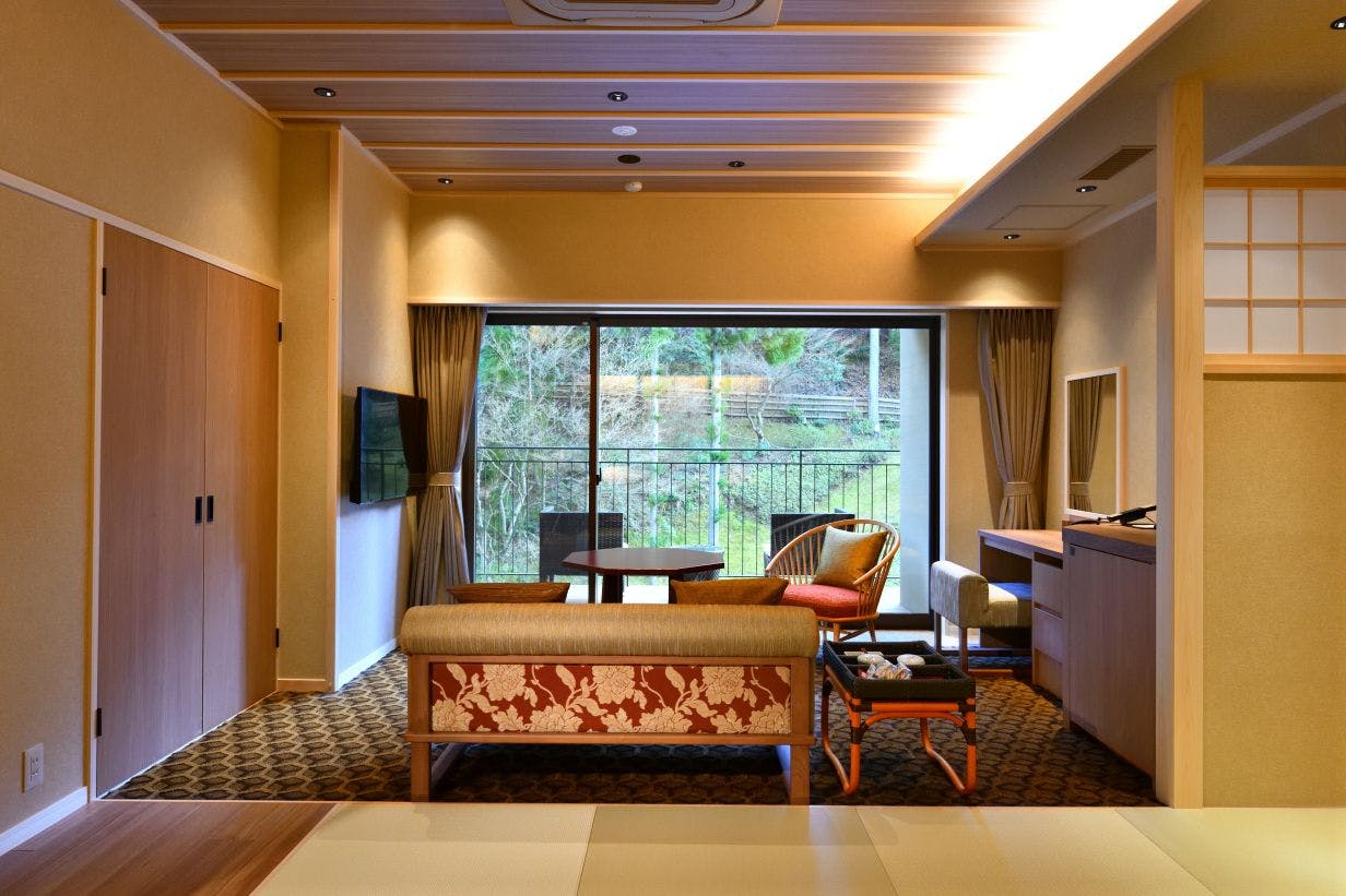 京　YUNOHANA RESORT　翠泉