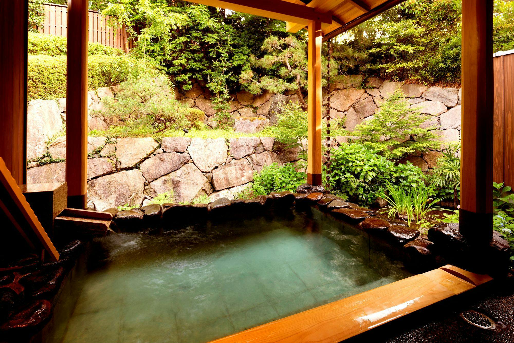 京　YUNOHANA RESORT　翠泉