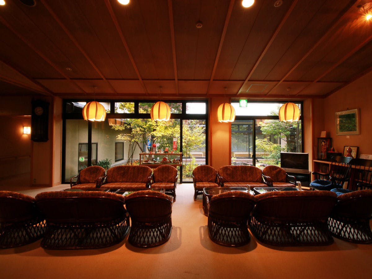 落ち着いた雰囲気のロビーでゆっくり