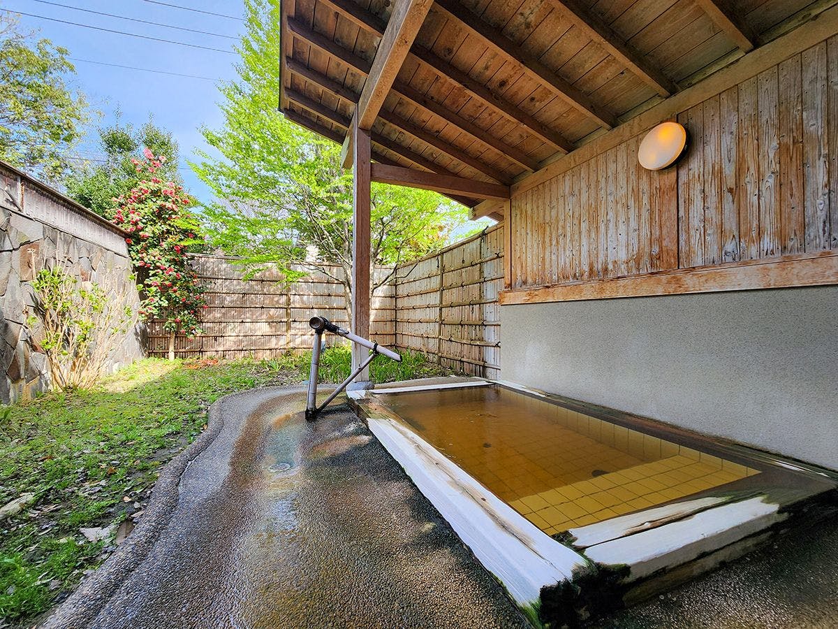 女湯うすべに-露天風呂