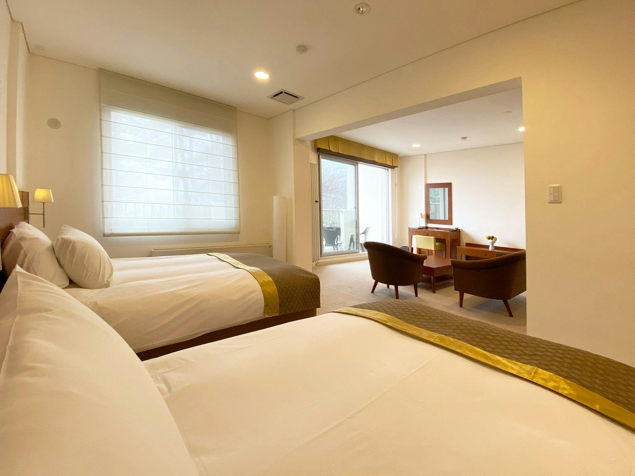 套房一樓（床側）