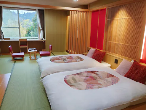 Kamar Twin dengan Tempat Tidur Gaya Jepang