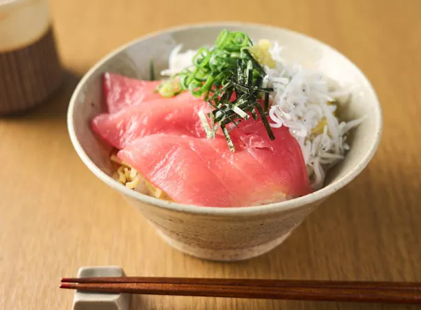 朝食:ブッフェ_手作り海鮮丼