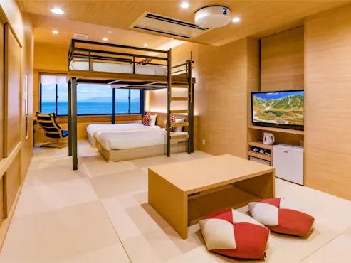 Kamar gaya Jepang dan Barat dengan tempat tidur susun