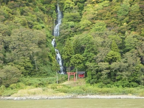 高見屋　最上川別邸　紅