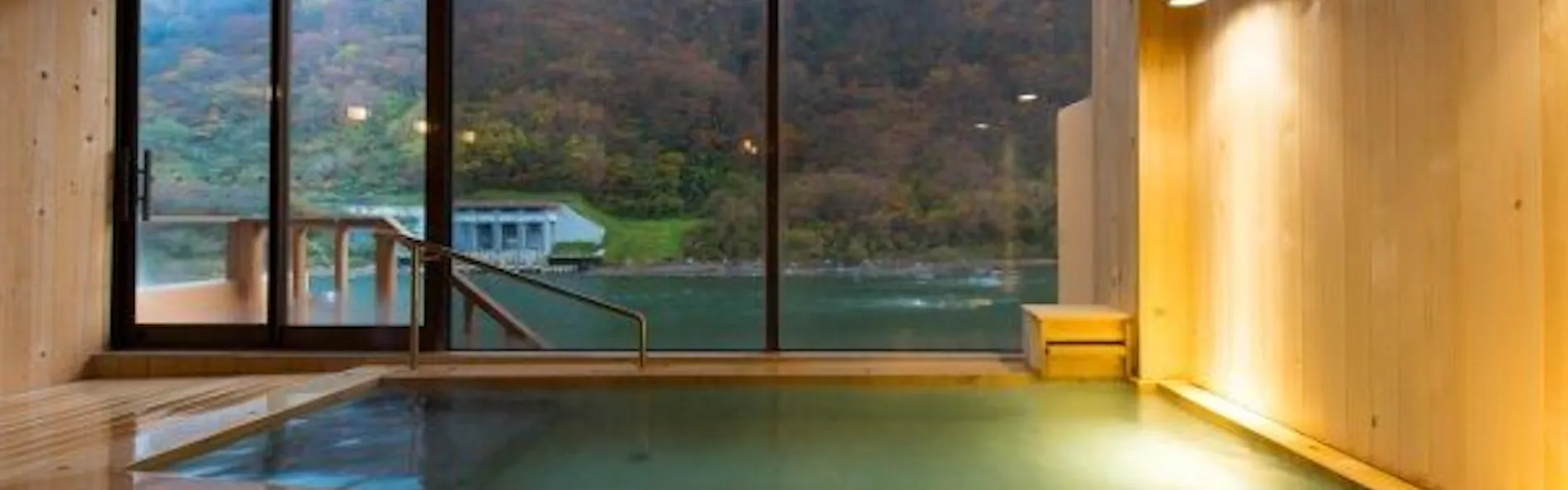 高見屋 最上川別邸 紅