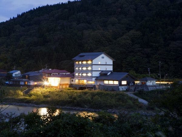 高見屋　最上川別邸　紅