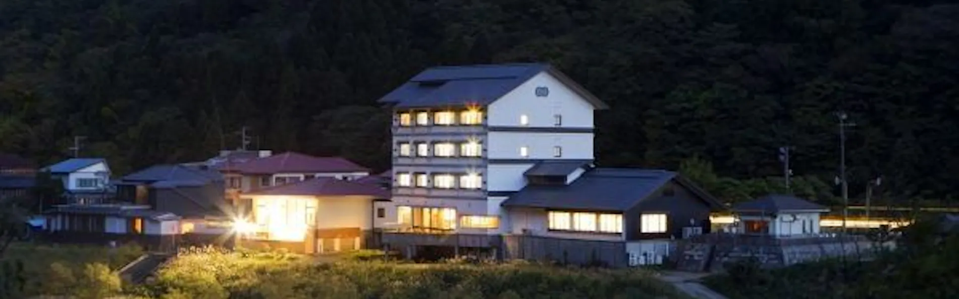 高見屋 最上川別邸 紅
