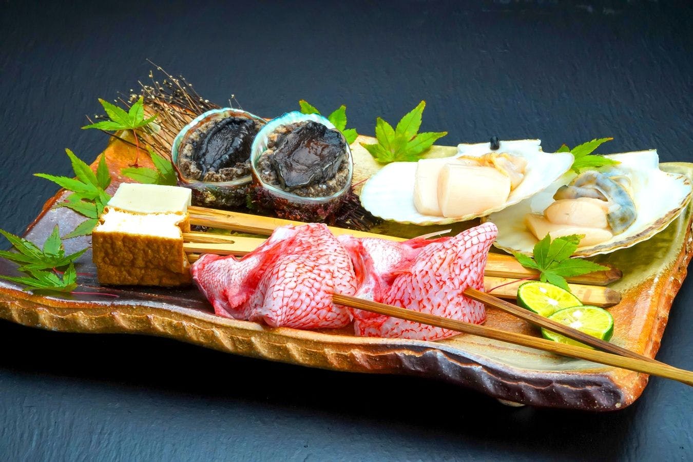 囲炉裏懐石と天然温泉を楽しむ 秘境の隠れ家 やまゆりの宿