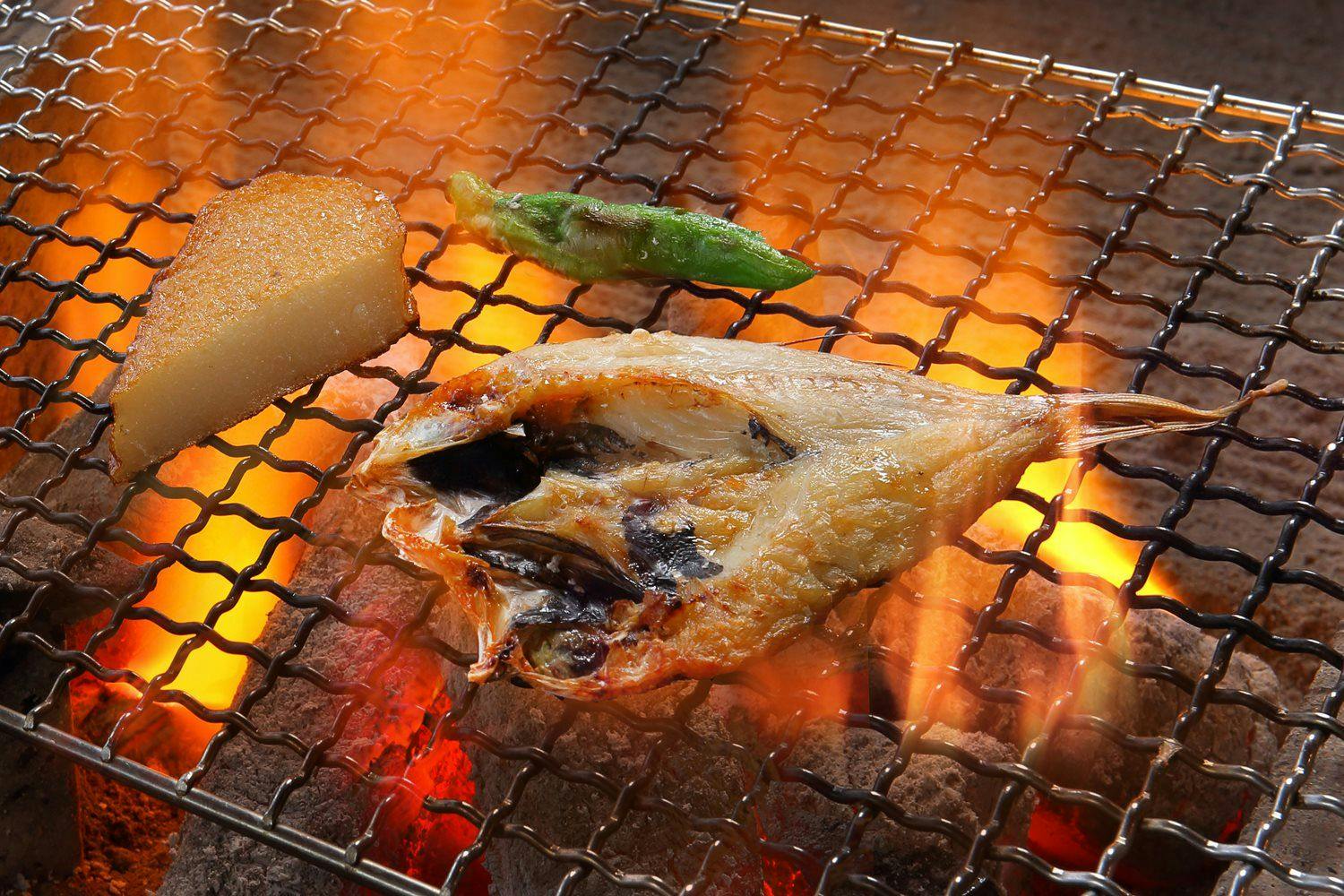 囲炉裏懐石と天然温泉を楽しむ 秘境の隠れ家 やまゆりの宿