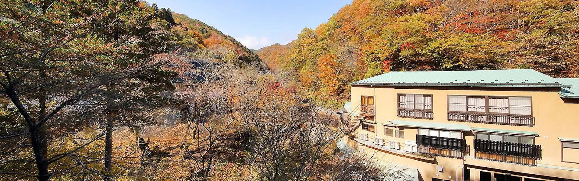囲炉裏懐石と天然温泉を楽しむ 秘境の隠れ家 やまゆりの宿
