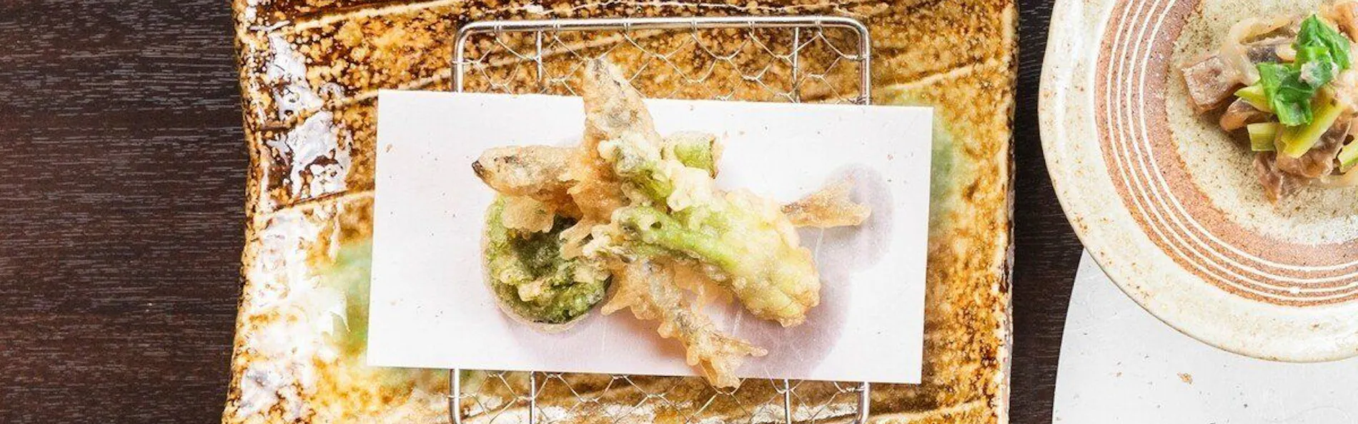 蔦温泉旅館 ‐足元から源泉湧出の自噴温泉‐