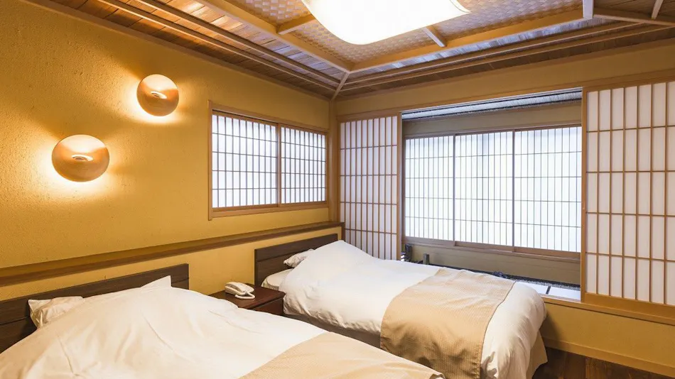 Tsuta Onsen Ryokan - Natural Spring Onsen Bubbling from the Ground -