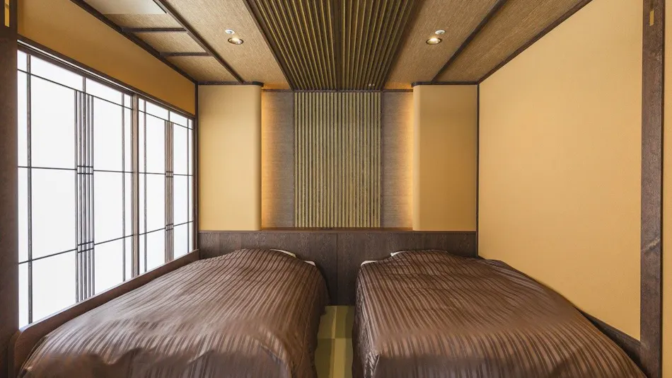 Tsuta Onsen Ryokan - Natural Spring Onsen Bubbling from the Ground -
