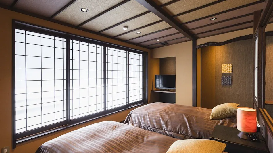 Tsuta Onsen Ryokan - Natural Spring Onsen Bubbling from the Ground -