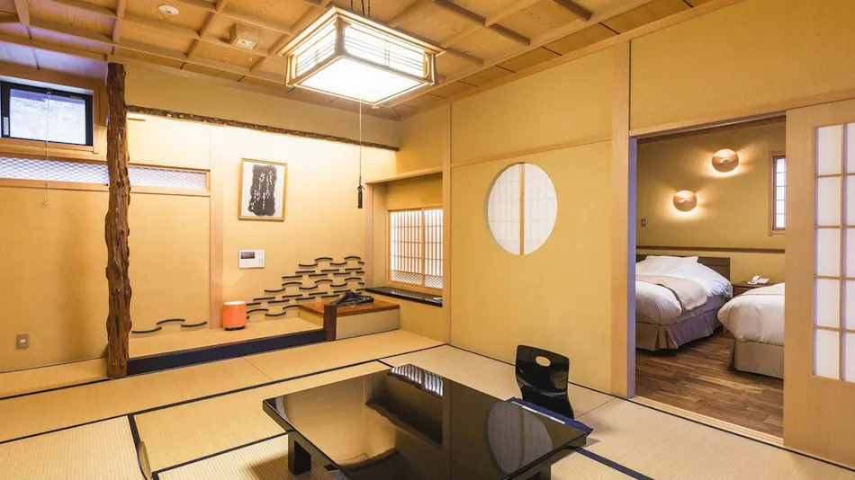 Tsuta Onsen Ryokan - Natural Spring Onsen Bubbling from the Ground -