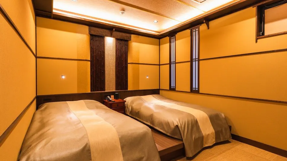 Tsuta Onsen Ryokan - Natural Spring Onsen Bubbling from the Ground -