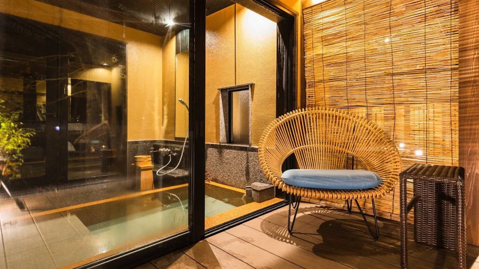 Tsuta Onsen Ryokan - Natural Spring Onsen Bubbling from the Ground -