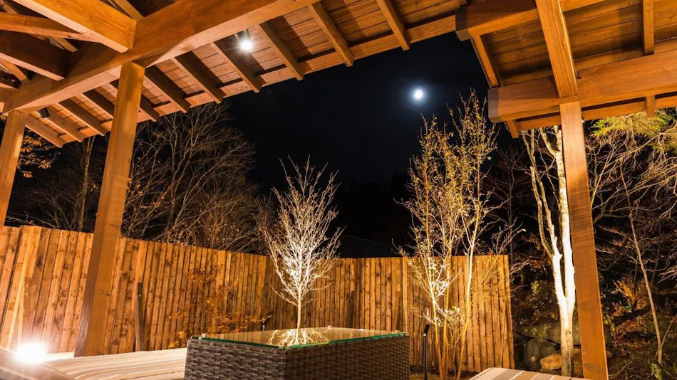 Tsuta Onsen Ryokan - Natural Spring Onsen Bubbling from the Ground -