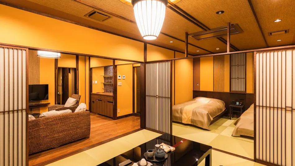 Tsuta Onsen Ryokan - Natural Spring Onsen Bubbling from the Ground -