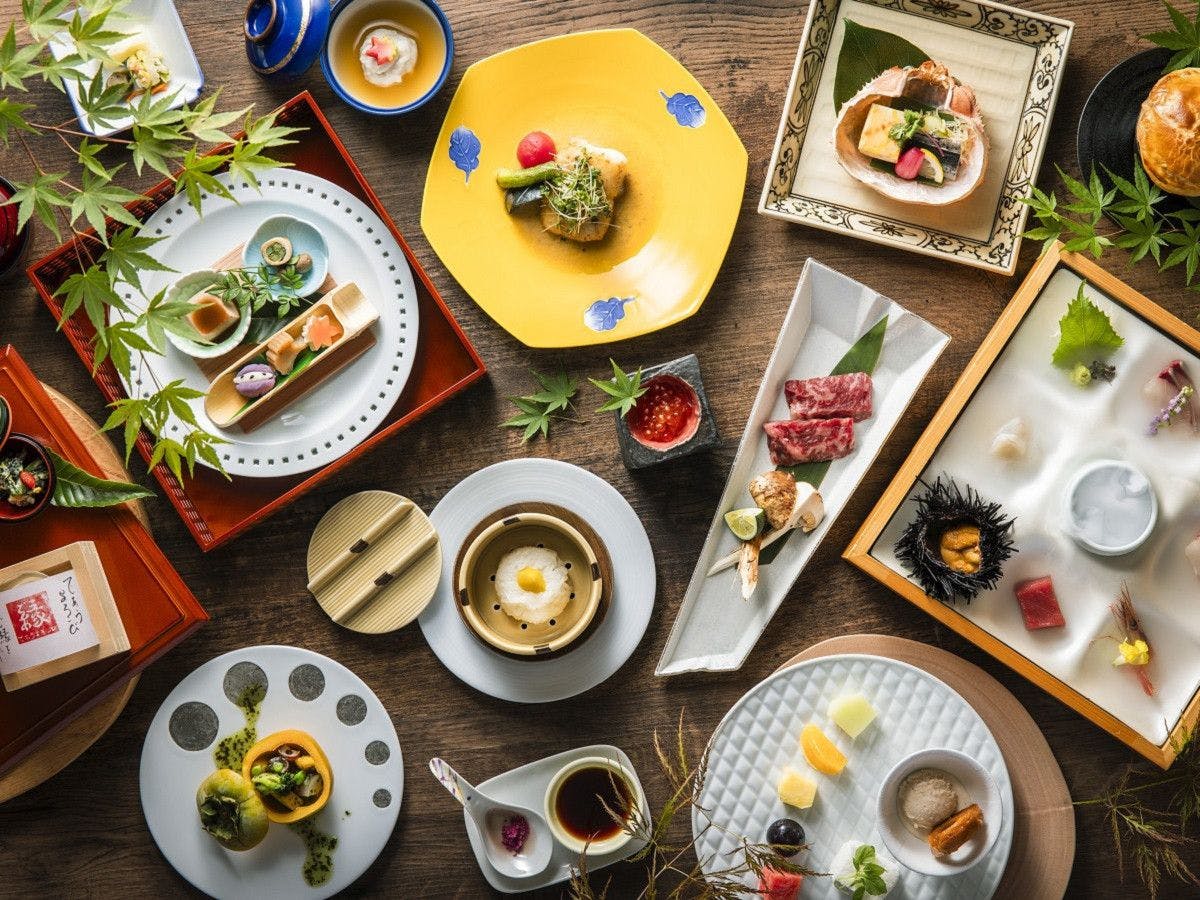 【特選会席】特選された旬の食材の持ち味を生かした自慢の夕食コース！（本館）