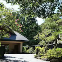 【입구】차량을 정차하실 수 있습니다.