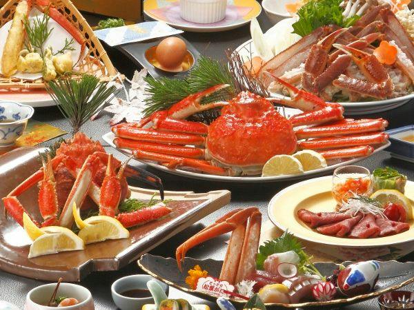 【冬P】鳥取県産の活松葉蟹を半丁使用 旨味凝縮の蟹刺し＆焼き蟹を堪能するフルコース「蟹づくし会席」