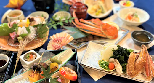 【冬P】“ちょうどいい”蟹旅に ずわい蟹ハーフ&多彩な一品かに料理の「かに小町会席」