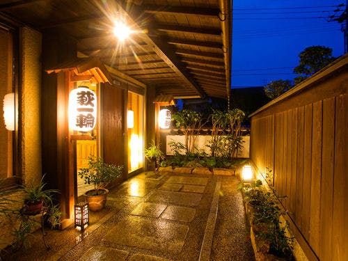 夕陽百選に選ばれた菊ヶ浜沿いにある宿