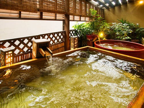 【夢見の湯】ひのき風呂と陶器風呂