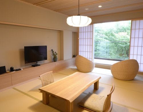 「香」「萬」和室12畳+洋室+庭園デッキ